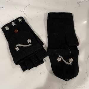 Women’s Knitted Mittens/Gloves
